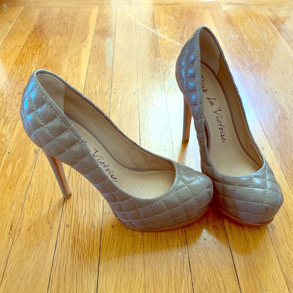 Pour La Victoria 4 1/2” stilettos